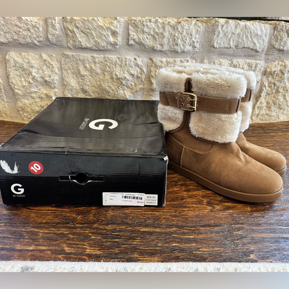 New Guess Women’s boots - size 10 - tan - so warm!
